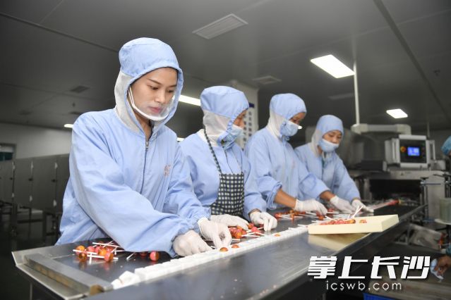 长沙食品代加工：从辣味零食到调味品定制，一文读懂食品贴牌加工的选厂逻辑